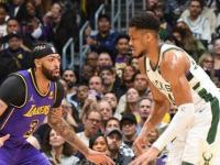 浓眉哥在雄鹿比赛中战术调整，大胜引发热议！的简单介绍