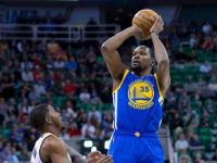 关于杜兰特在澳大利亚队比赛中高光表现，大胜引发热议！的信息