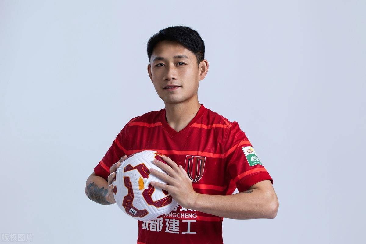 集结日体能课后，成都蓉城复出首秀备战英超，底气十足，心理建设被强调(日语综合教程5答案pdf)